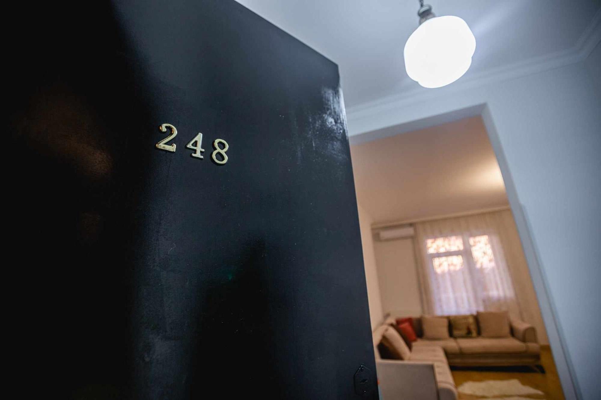 Apartment Kutaisi 248 Bagian luar foto